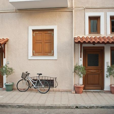 Athina Apartment Дельфы Экстерьер фото