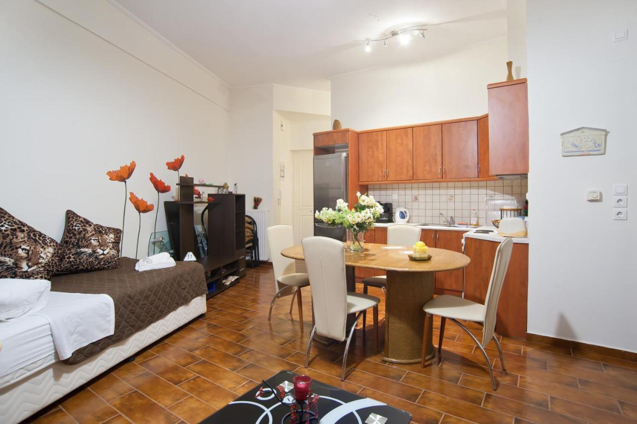 Athina Apartment Дельфы Экстерьер фото